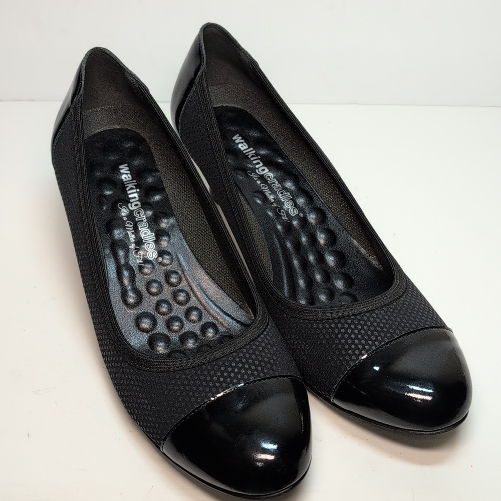 Walking cradles Malia black patent leather heel pumps women's size 9.5